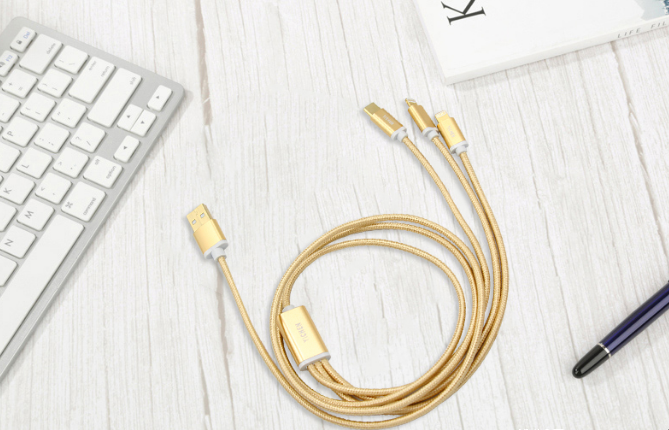 一拖三數(shù)據(jù)線(xiàn)(玫瑰金) 一拖三數(shù)據(jù)線(xiàn)(玫瑰金)